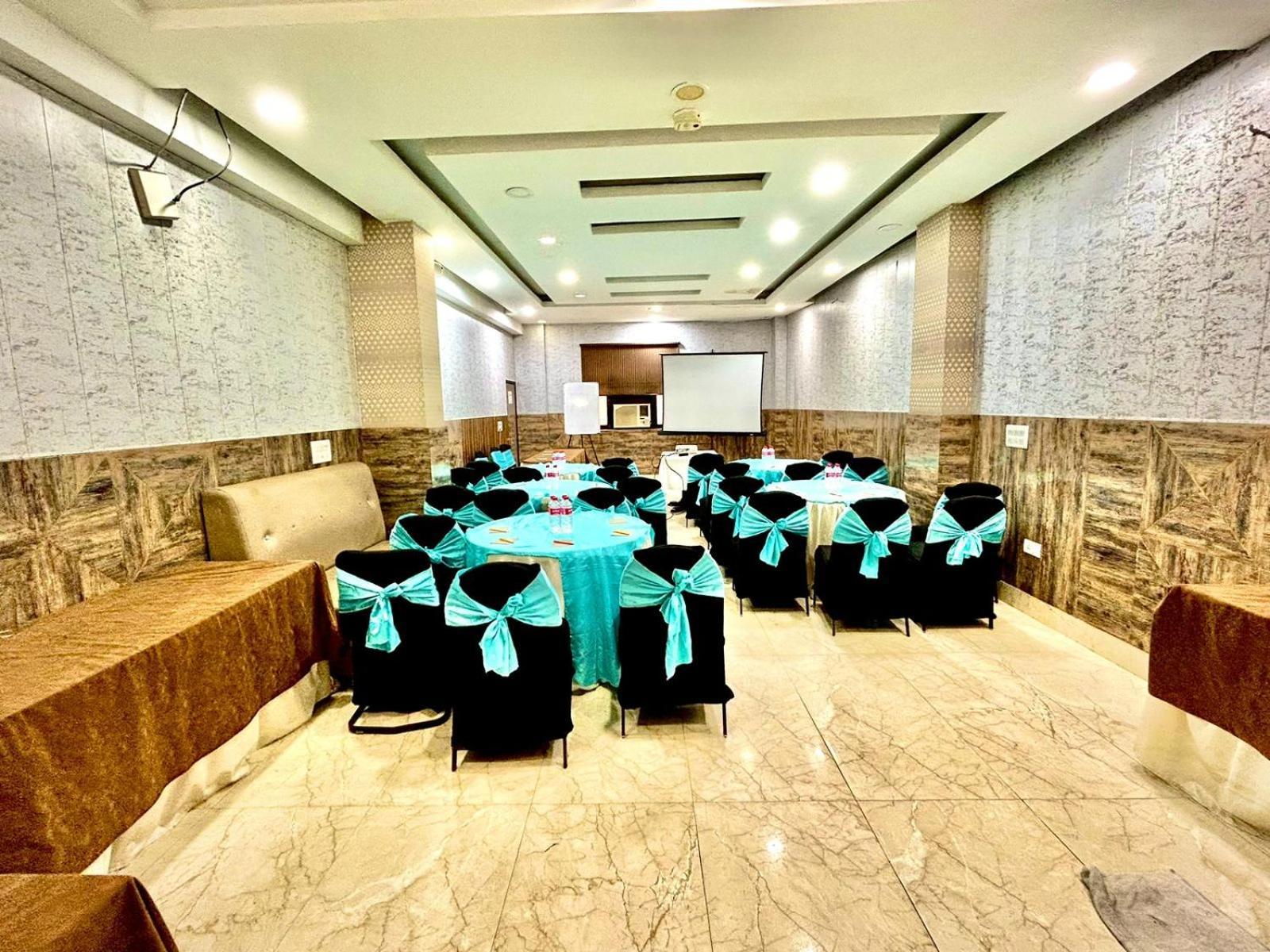 Spb 87 Near Karol Bagh Metro Station 3* Delhi (National Capital Territory of India)