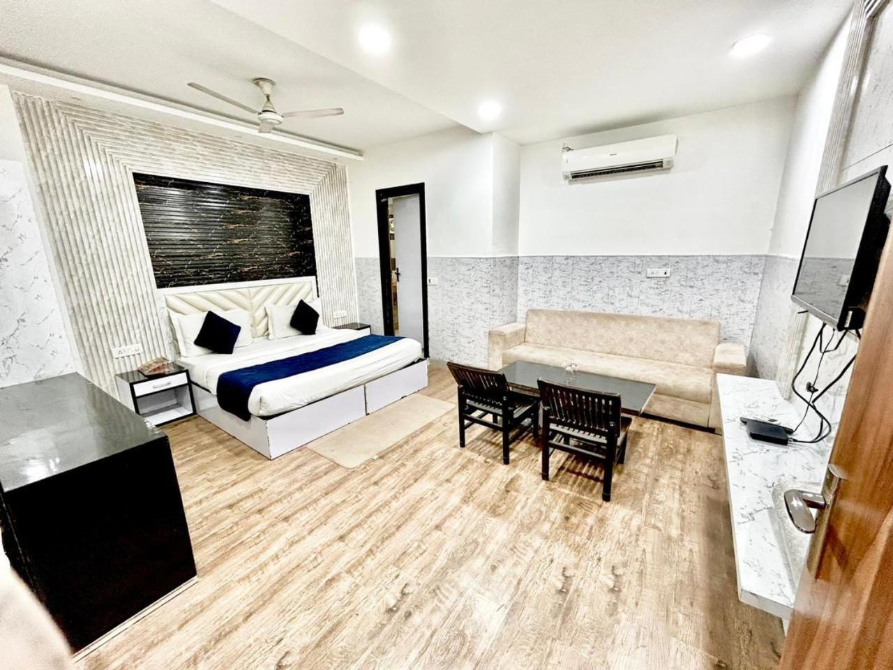 Spb 87 Near Karol Bagh Metro Station Hotel Delhi (National Capital Territory of India)
