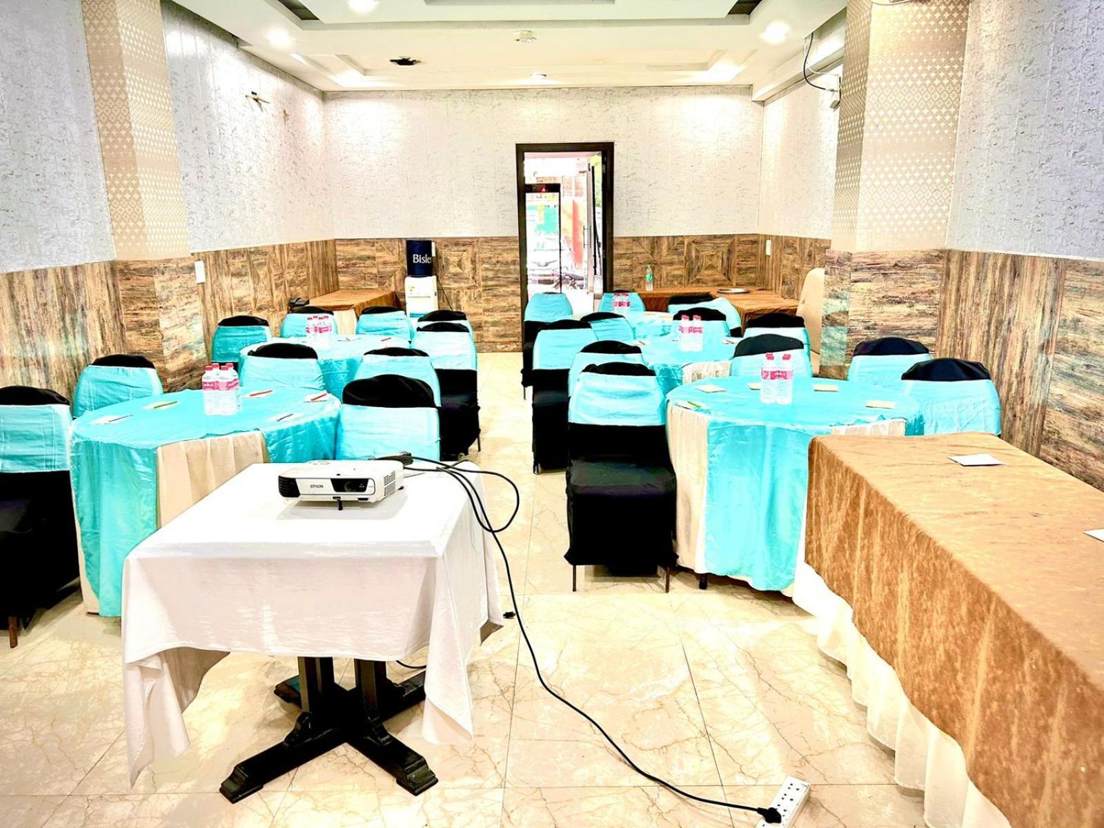Hotel Spb 87 Near Karol Bagh Metro Station